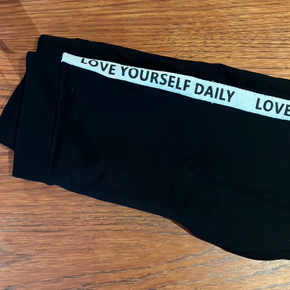 Zara Black Biker Shorts - Picture 2 of 3